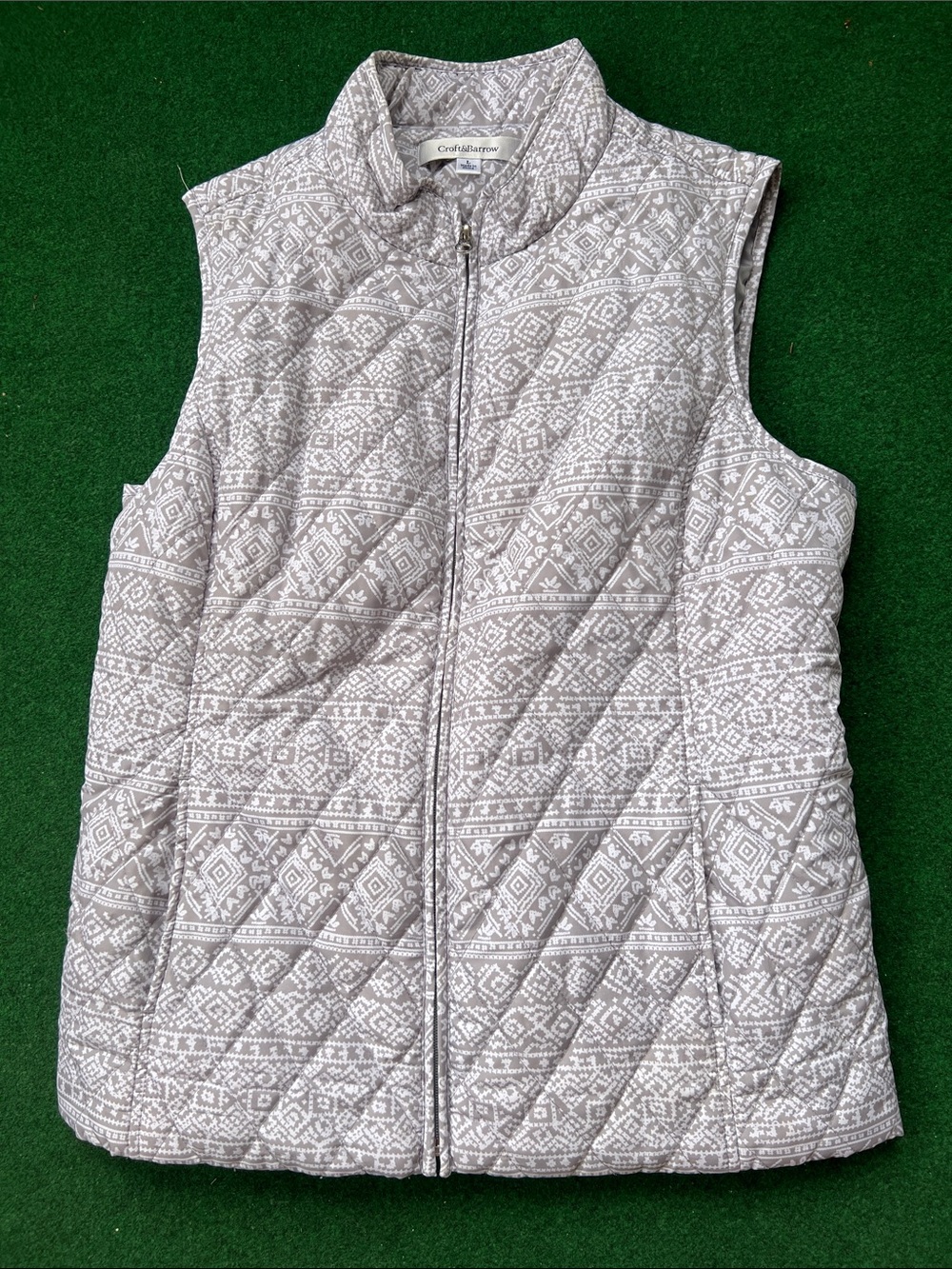 Coldwater Creek Quilted Geometric Vest in Gray and White